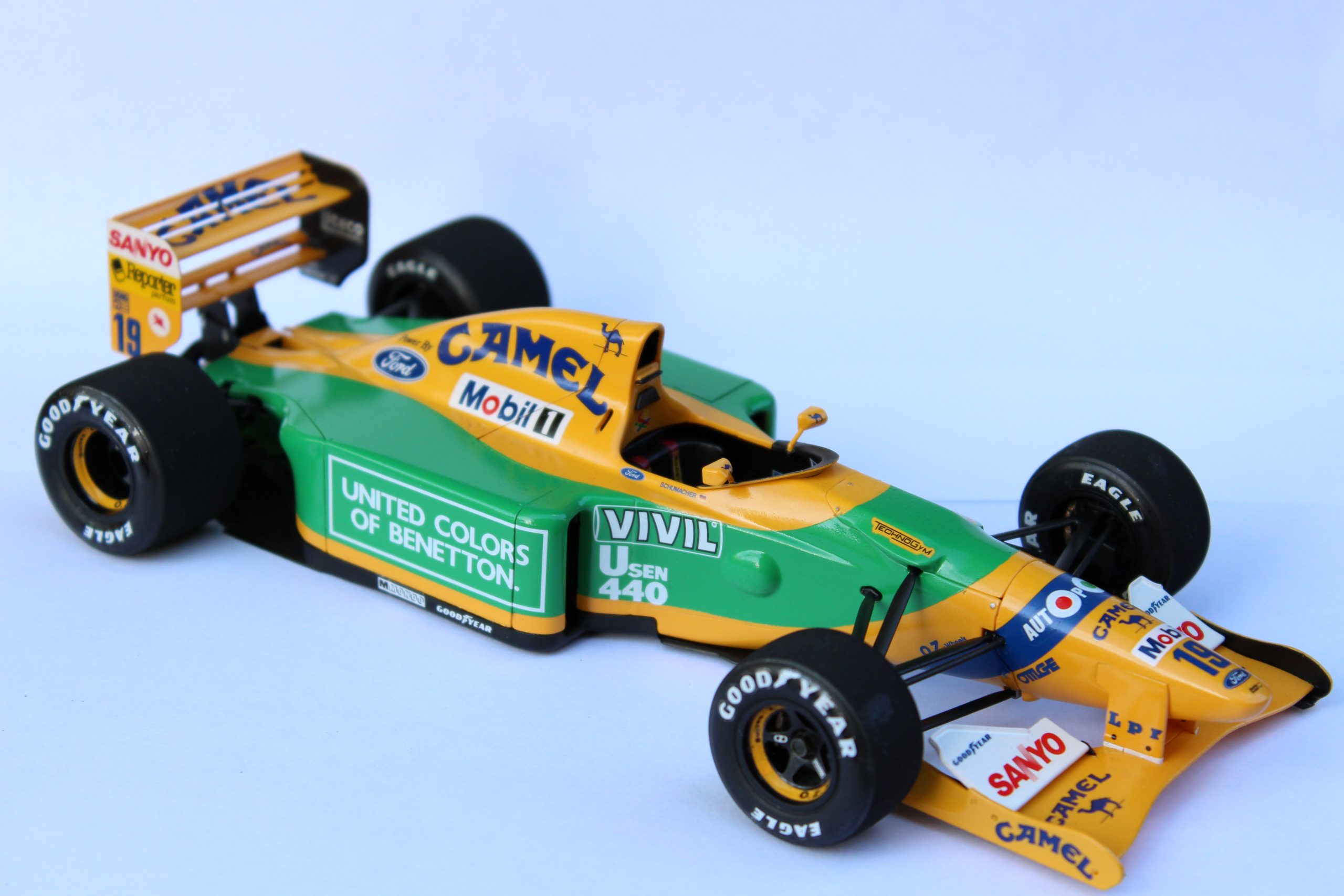 Tamiya Benetton B192 model kit - build diary and photos