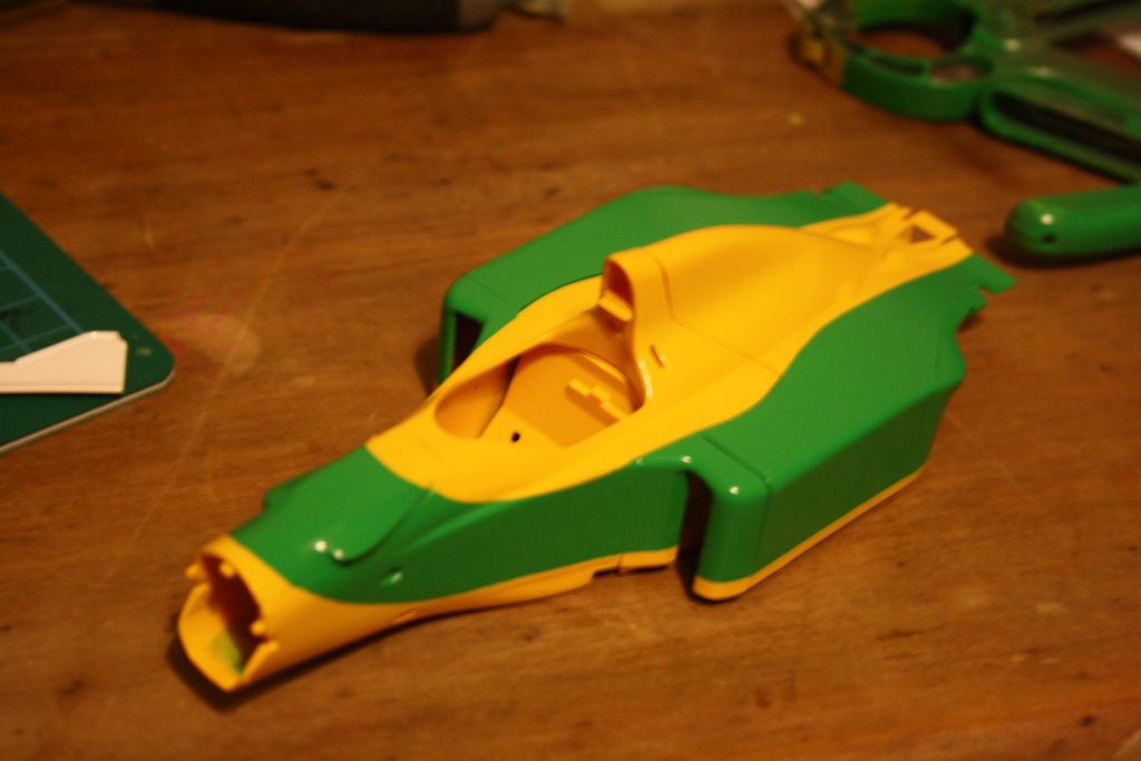 Tamiya Benetton B190 colour scheme