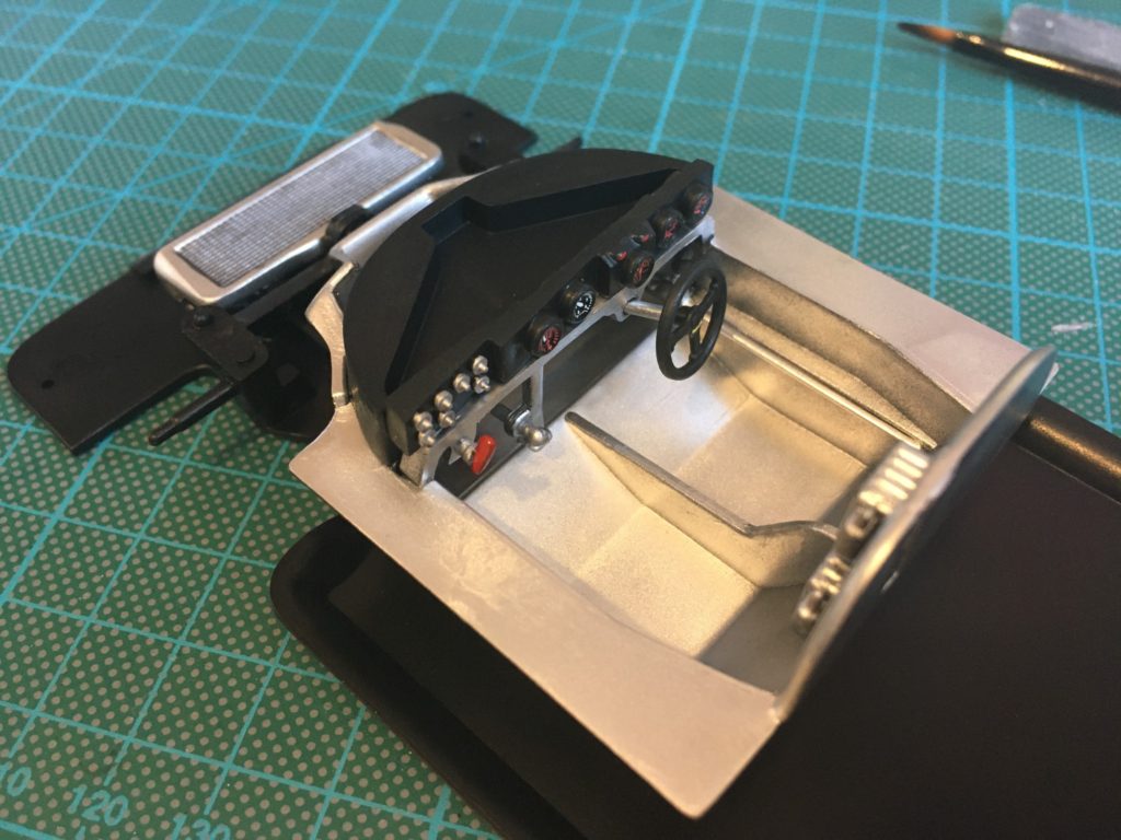 Italeri Lancia LC2 cockpit left