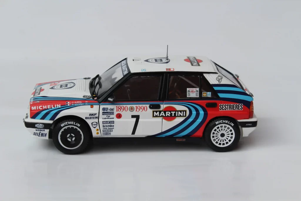 Italeri Lancia Delta HF Integrale left side
